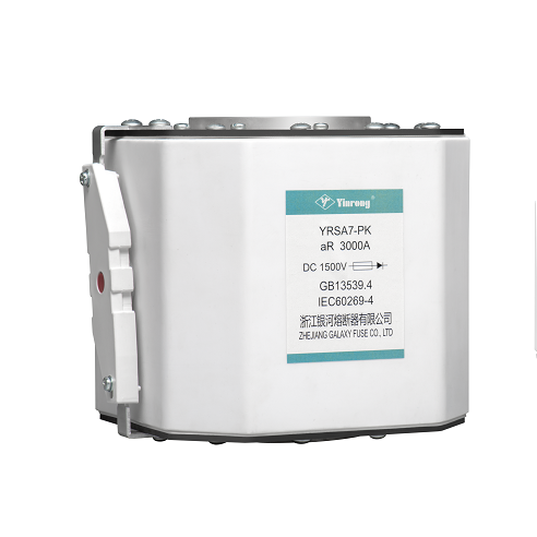 角型ボディの高速ヒューズがシステムの安全性をどのように向上させるのか